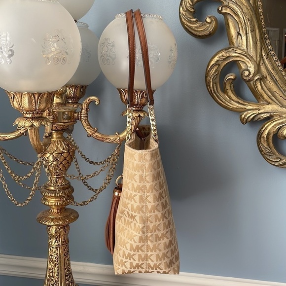 Brand New Michael Kors Beige Camel Medium Chain Tote Tassel Bag Zippered Purse - Picture 7 of 14